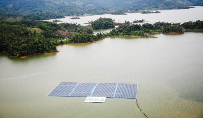 Aquasol Inauguran en Colombia la planta solar flotante más grande de