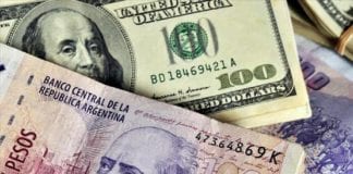 Peso argentino y dólar