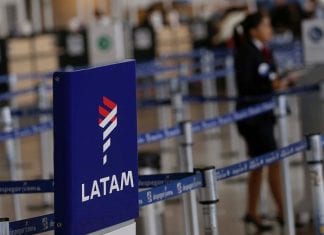 Latam reduciría su tamaño tras reorganización; urge aporte del Gobierno de Chile