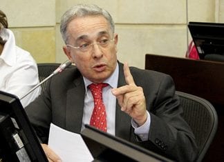 En decisión sin precedentes, ordenan medida de detención al expresidente Álvaro Uribe