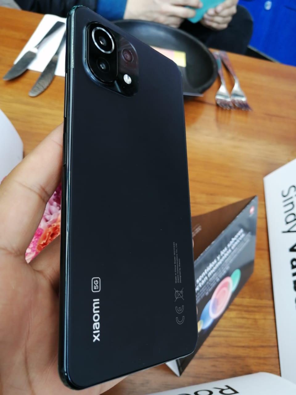 Xiaomi lanzó en Colombia nuevo celular gama alta Mi 11