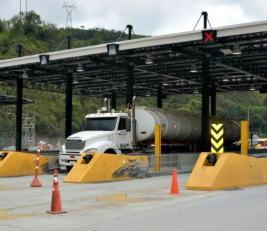 MinHacienda señala que aún no subirá el precio de los peajes en Colombia.