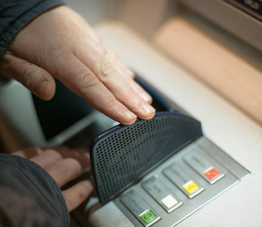 Es más alto el riesgo de ser víctima de un fraude con tarjetas de crédito. Foto: Archivo.