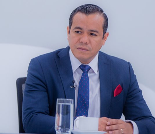 Ministro de Hacienda El Salvador, Alejandro Zelaya