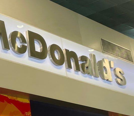 McDonald's se suma a empresas multinacionales que harán masivos despidos en 2023