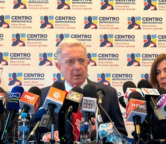 Críticas de Álvaro Uribe a reforma a la salud