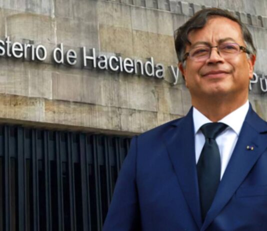 Gustavo Petro y Ministerio de Hacienda