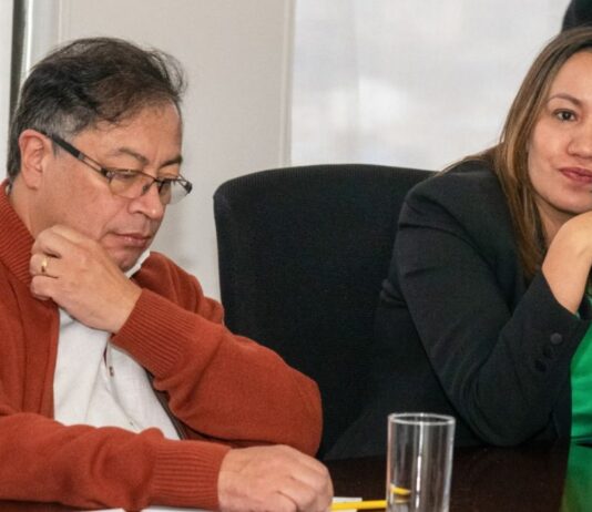 Presidente Gustavo Petro y ministra de Salud, Carolina Corcho