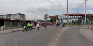 Protesta indígena. puente de Guadua, Bogotá