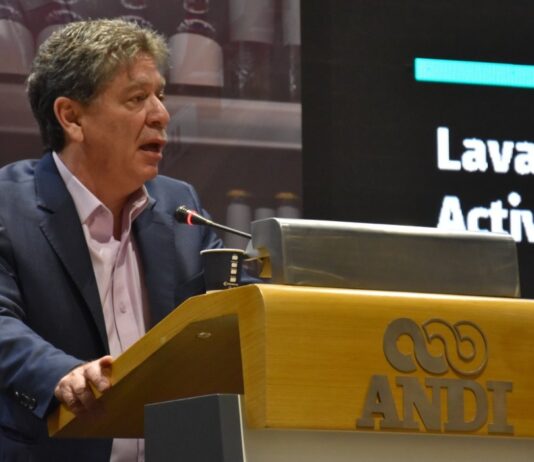 Bruce Mac Master, presidente de la ANDI sobre encuesta de producción industrial