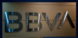 BBVA y Bancamía compartirán su red de oficinas y cajeros en Colombia.