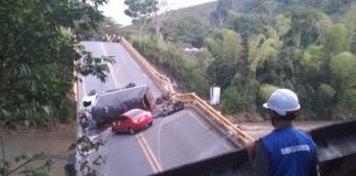 Caída del puente La Vieja, entre Valle del Cauca y Quindío