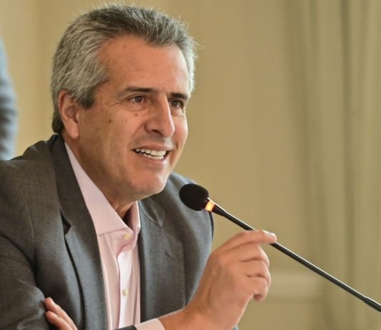 Luis Fernando Velasco, ministro del Interior, en una declaración en Casa de Nariño