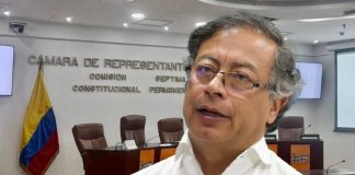 Gustavo Petro y Comisión Séptima Cámara de Representantes en el Edificio Nuevo del Congreso