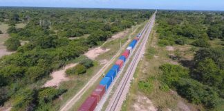 Tren recorriendo la ruta La Dorada - Chiriguaná