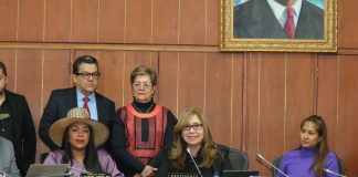 Congresistas de la Comisión Séptima de Senado y miembros del Gobierno radican la ponencia de la reforma pensional en el Congreso.