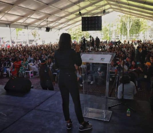 Críticas de Irene Vélez a la ley minera durante la Cumbre Minera en Bogotá