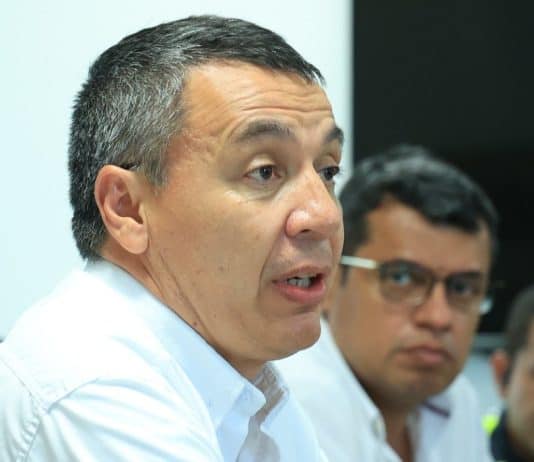 William Camargo, nuevo ministro de Transporte de Colombia, en una reunión de inicio de 2023