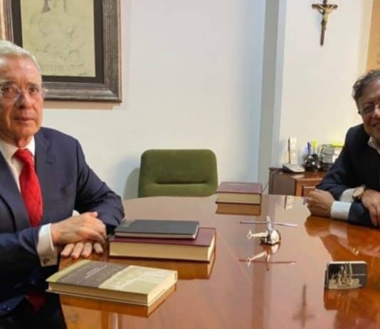 Álvaro Uribe, expresidente de Colombia, y Gustavo Petro, presidente de Colombia