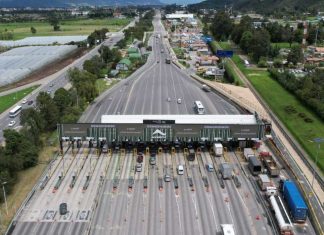 Peaje de Andes en la salida de Bogotá por la Autopista Norte