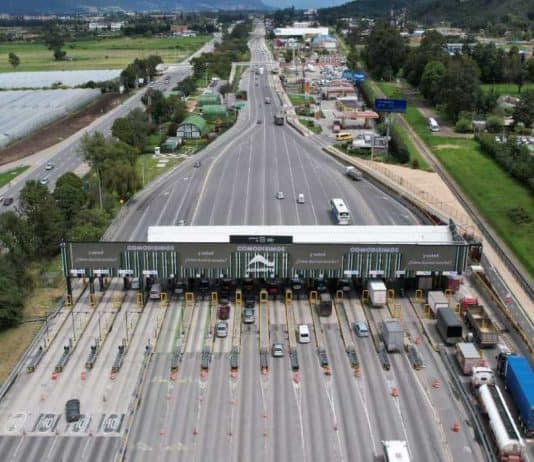 Peaje de Andes en la salida de Bogotá por la Autopista Norte
