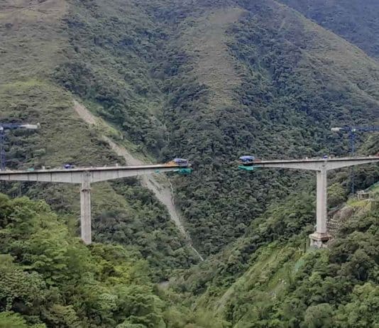 Puente Chirajara en la vía Bogotá - Villavicencio