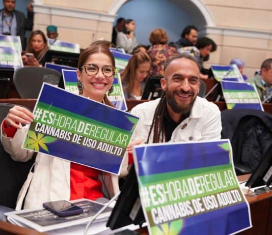 Regulación de Cannabis en Colombia, Cathy Juvinao y Daniel Carvalho congresistas