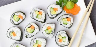 Pruebe probar diversos sushis con alimentos y sabores distintos.