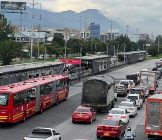 Ampliación de la Autopista Norte en Bogotá enfrenta un posible retraso de seis meses a un año.