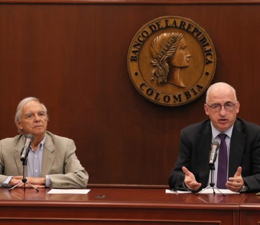 Ricardo Bonilla, ministro de Hacienda, y Leonardo Villar, gerente del Banco de la República