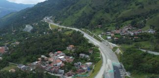 Vía Pacífico 1 en Antioquia, afueras de Medellín