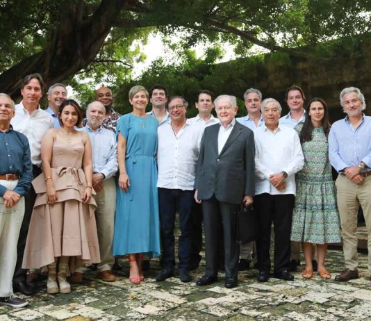 Reunión de Petro y empresarios de Colombia en Cartagena.