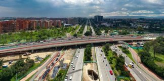 Obra puente Avenida 68 con Calle 26 del proyecto TransMilenio de la 68