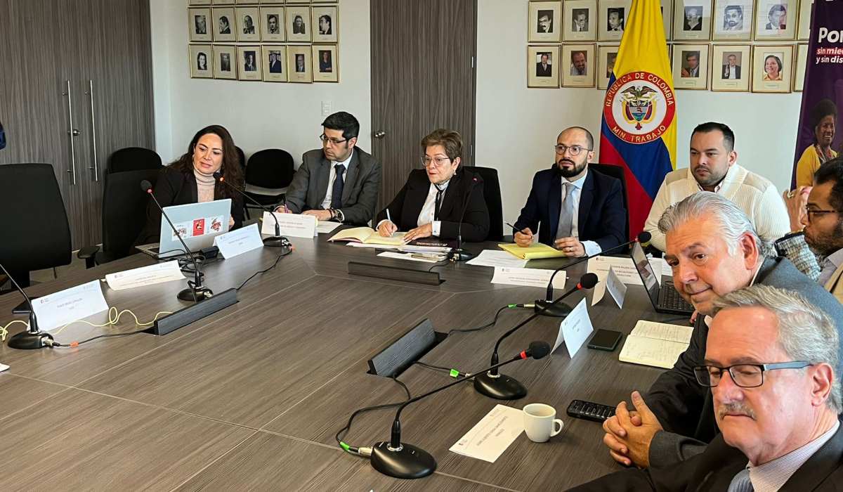 Listas fechas clave en negociación del salario mínimo de Colombia para 2025