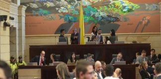 Sigue segundo debate de la reforma a la salud en Colombia.