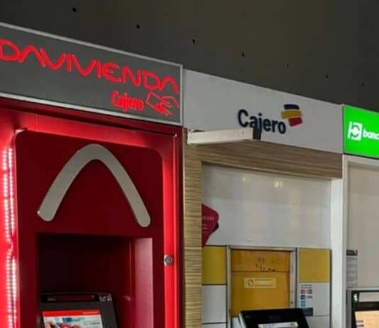 Cajeros de bancos en Colombia