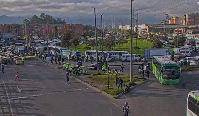 Así está la movilidad de Bogotá por el paro de taxistas.