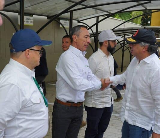 Petro insiste convertir a Ecopetrol en gran generador de energía limpia en Colombia