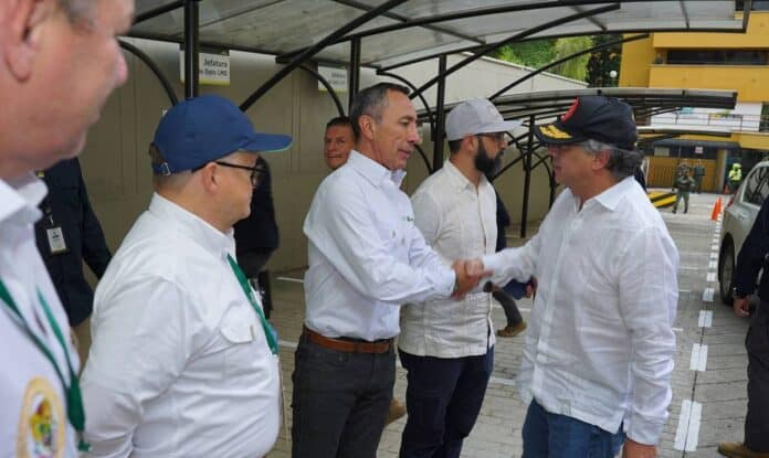 Petro insiste convertir a Ecopetrol en gran generador de energía limpia en Colombia