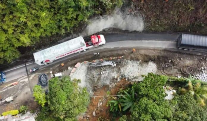 Vía Santuario - Caño Alegre en Autopista Bogotá - Medellín