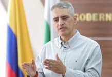 Andrés Julián Rendón, gobernador de Antioquia, en una rueda de prensa