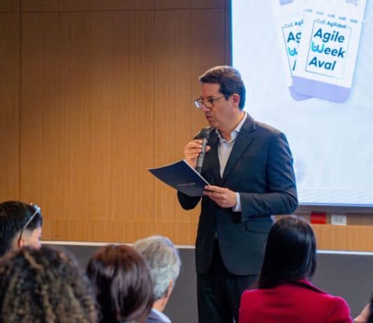 César Prado, presidente del Banco de Bogotá, en la Agile Week del banco