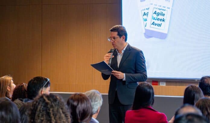 César Prado, presidente del Banco de Bogotá, en la Agile Week del banco