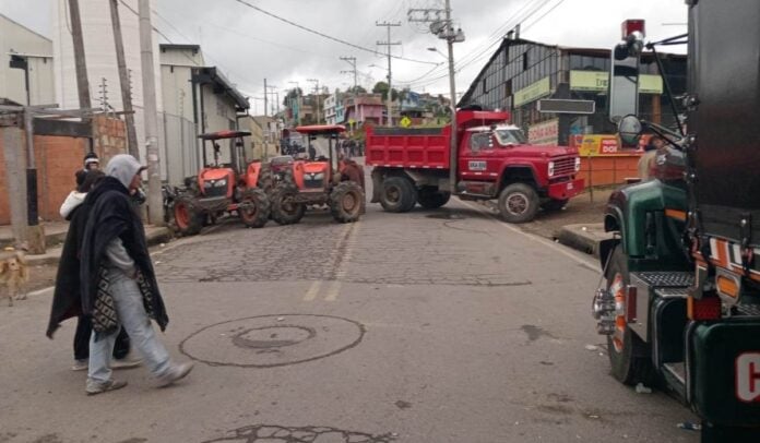 Paro camionero en Colombia podría terminar