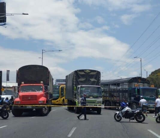 Paro camionero en Bogotá y los efectos económicos. Petro busca intervenir el mercado de transporte de carga en Colombia