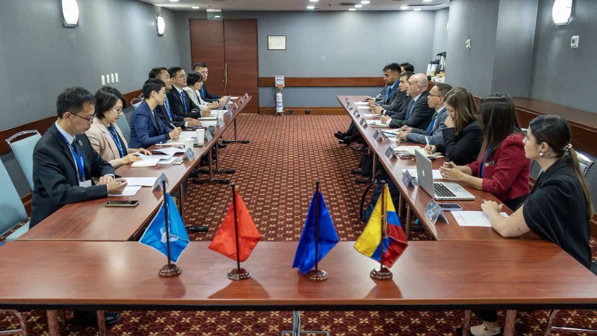 Colombia y China trabajan para establecer vuelos directos entre Bogotá y Beijing