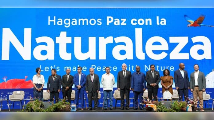 Petro insiste en cambio de deuda por acción climática; gremios dicen que la propuesta que debe regularse