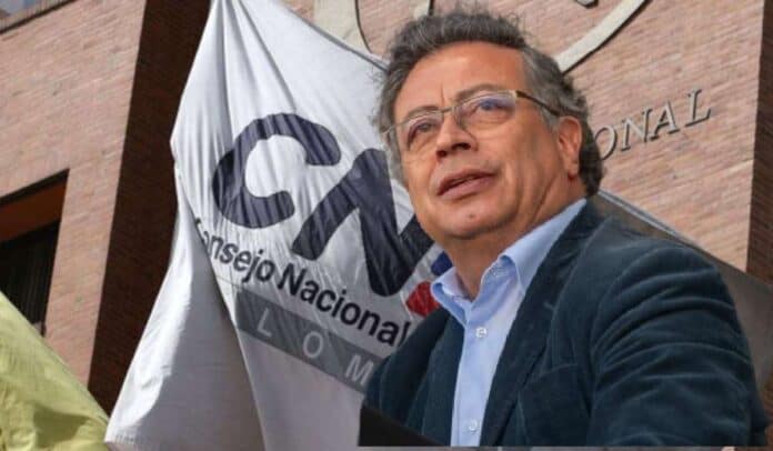 Gustavo Petro y sede del Consejo Nacional Electoral