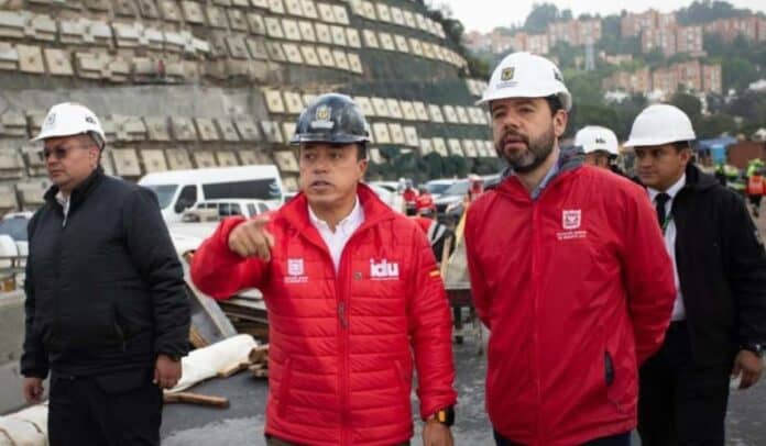 Carlos Fernando Galán en las obras de la Av. Boyacá con calle 127