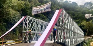 Puente metálico en Transversal del Sisga